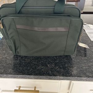 NWT Mens Hartmann overnight / travel  bag